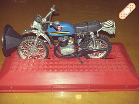 Maqueta Montesa 1979 metálica