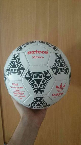 Balón Adidas Azteca 1986. Mundial México de segunda mano por 210 EUR en  Castellón de la Plana en WALLAPOP