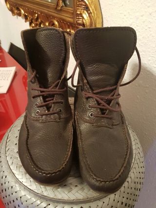 Botines zara color marrón media caña piel blanda de segunda mano por 40 EUR  en Valencia en WALLAPOP