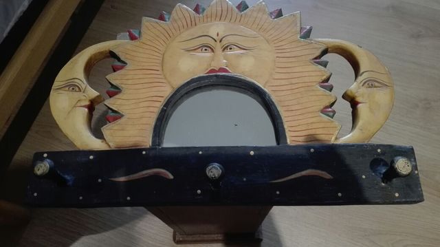 Colgador étnico con espejo