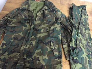 Ropa militar. de segunda mano en Paterna en WALLAPOP