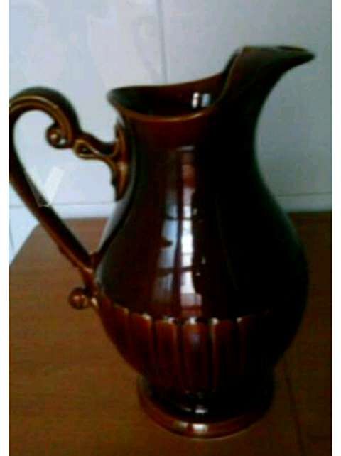 Urge vender. Conjunto de cerveza y chocolate