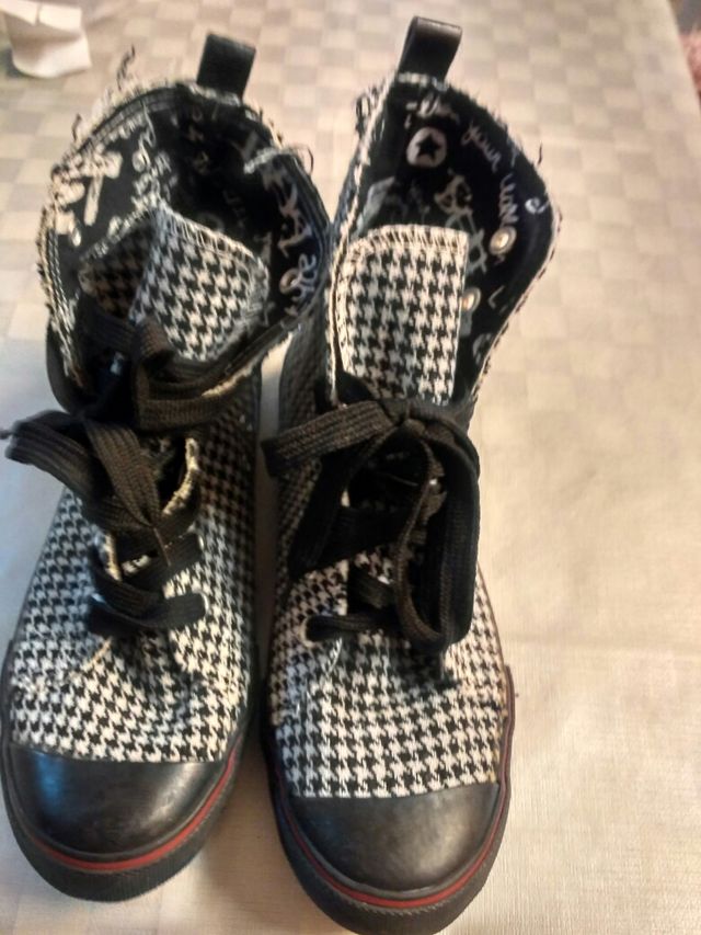 Tom ves a cuadros negra sin estrenar