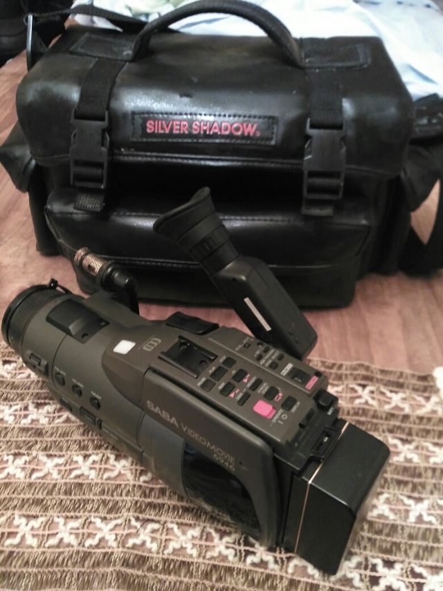 Cámara de vídeo, con dos baterías y cargador origi