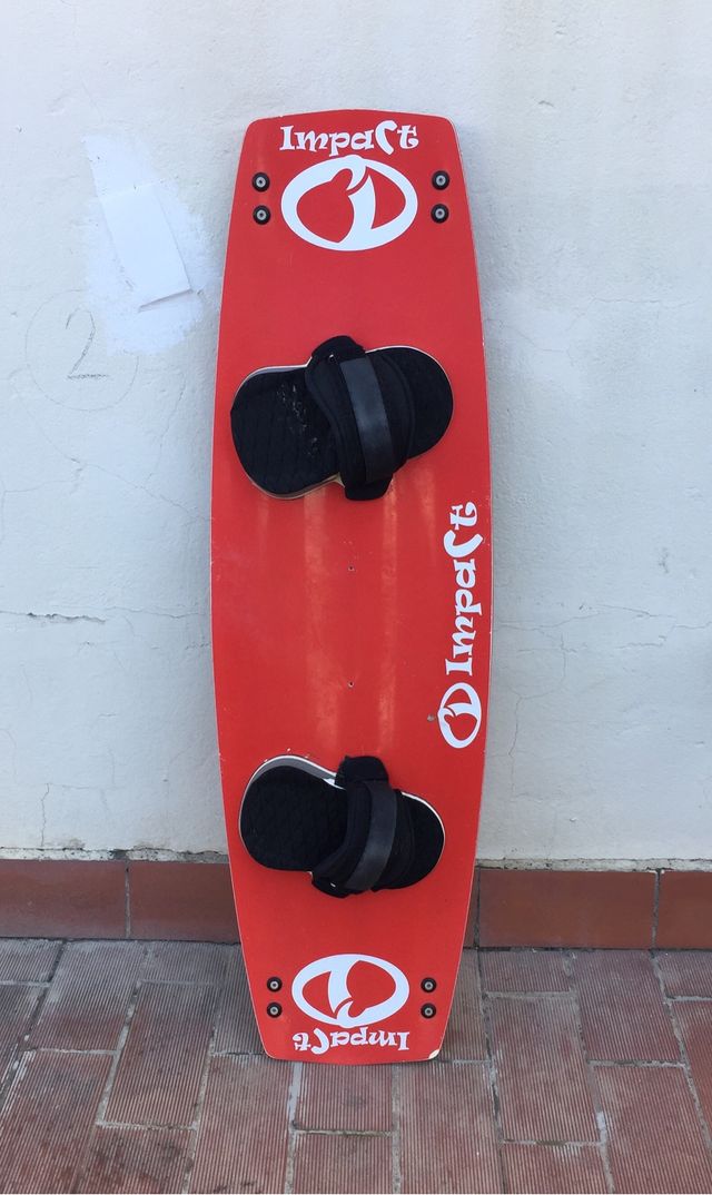 Tabla Kitesurf de segunda mano por 80 EUR en Castelldefels en WALLAPOP