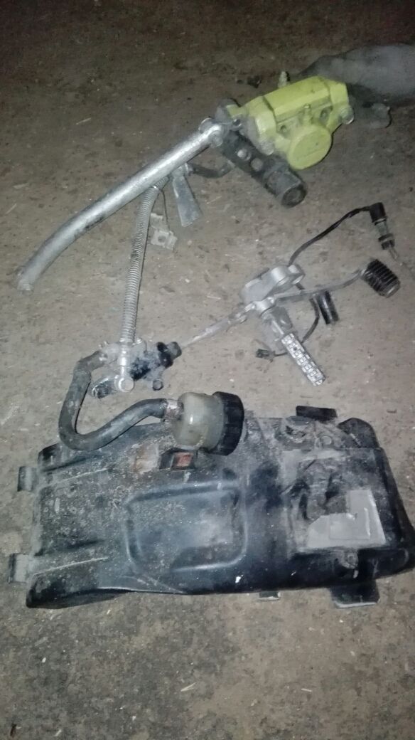 Pinza trasera de freno yamaha FZR600