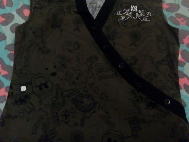 Camisa marca Kanabeach.