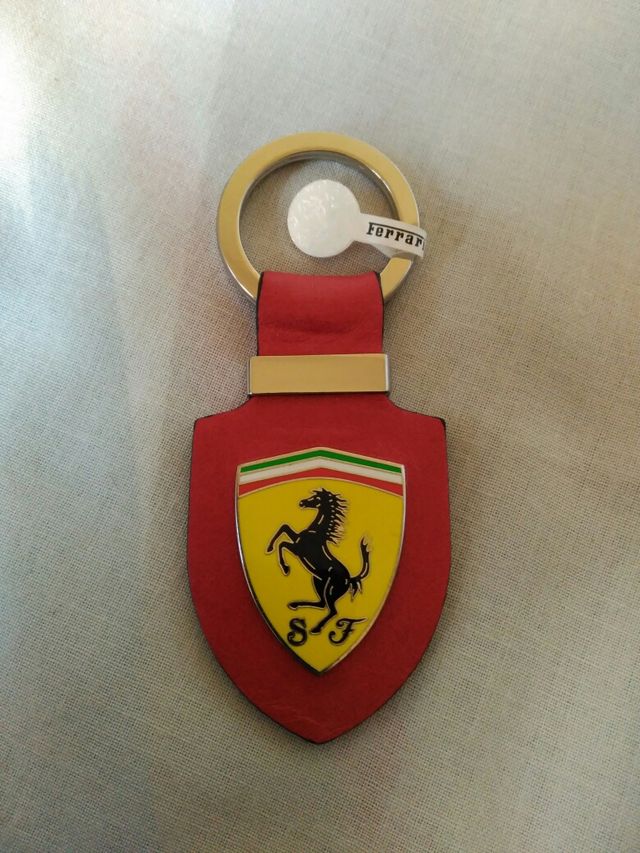 llavero ferrari