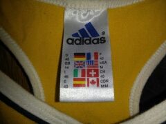 Mono ADIDAS retro años 90