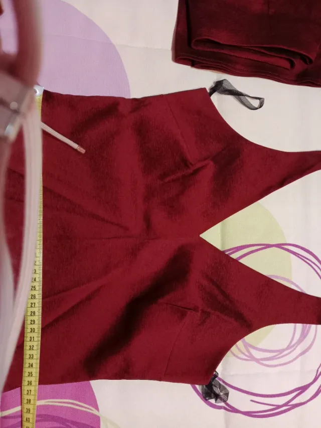 traje mujer corpiño y falda