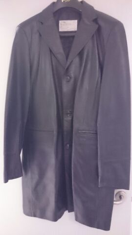 Chaqueta tres cuartos 3/4 cuero hombre de segunda mano por 35 € en ... Chaqueta tres cuartos 3/4 cuero hombre de segunda mano por 35 € en ...