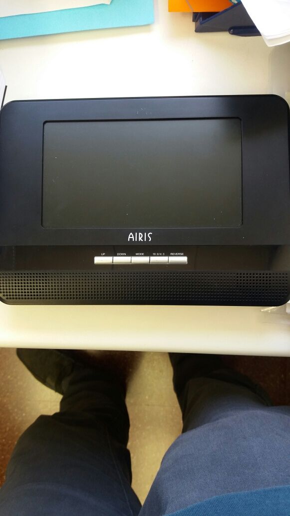 vendo schermo di 7 DVD airis LW282N, stavo arrivando