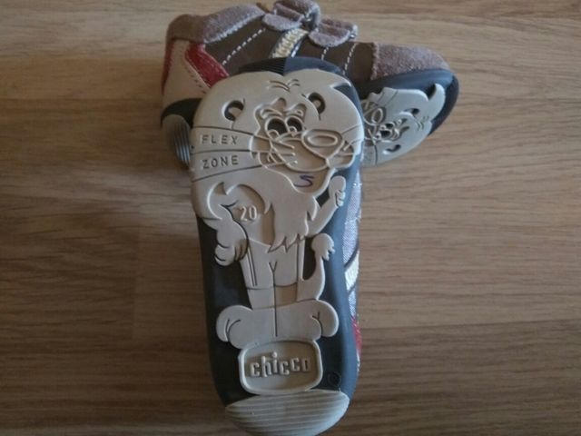 Botas marca Chicco talla 20