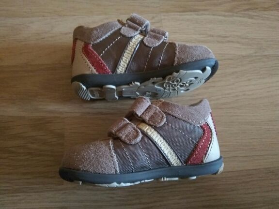 Botas marca Chicco talla 20