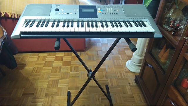 Teclado yamaha psr e323 Ypt320