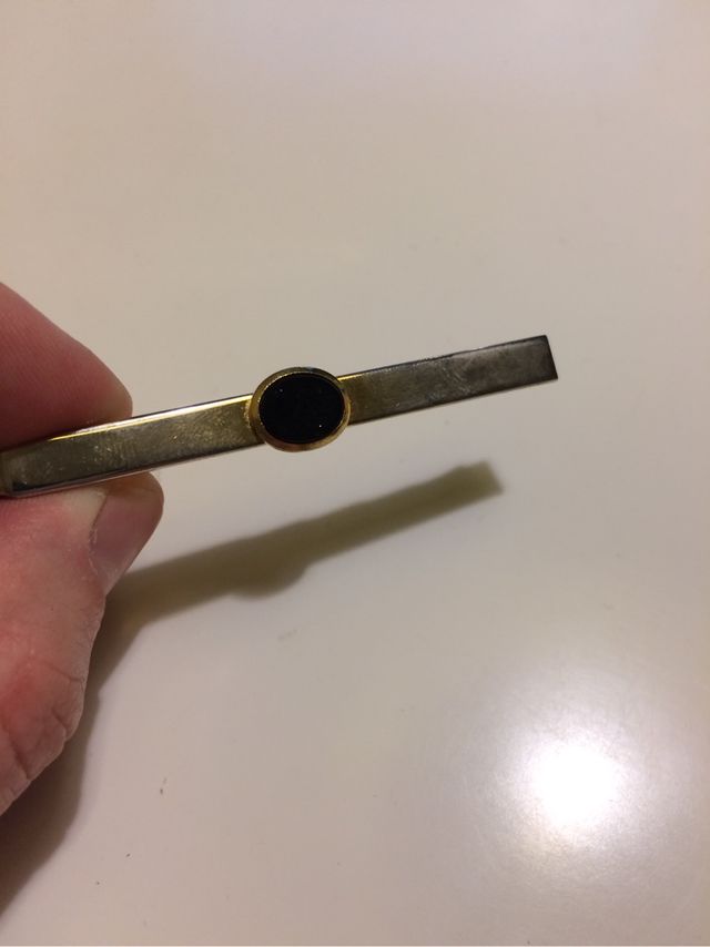 Dos pasadores corbata