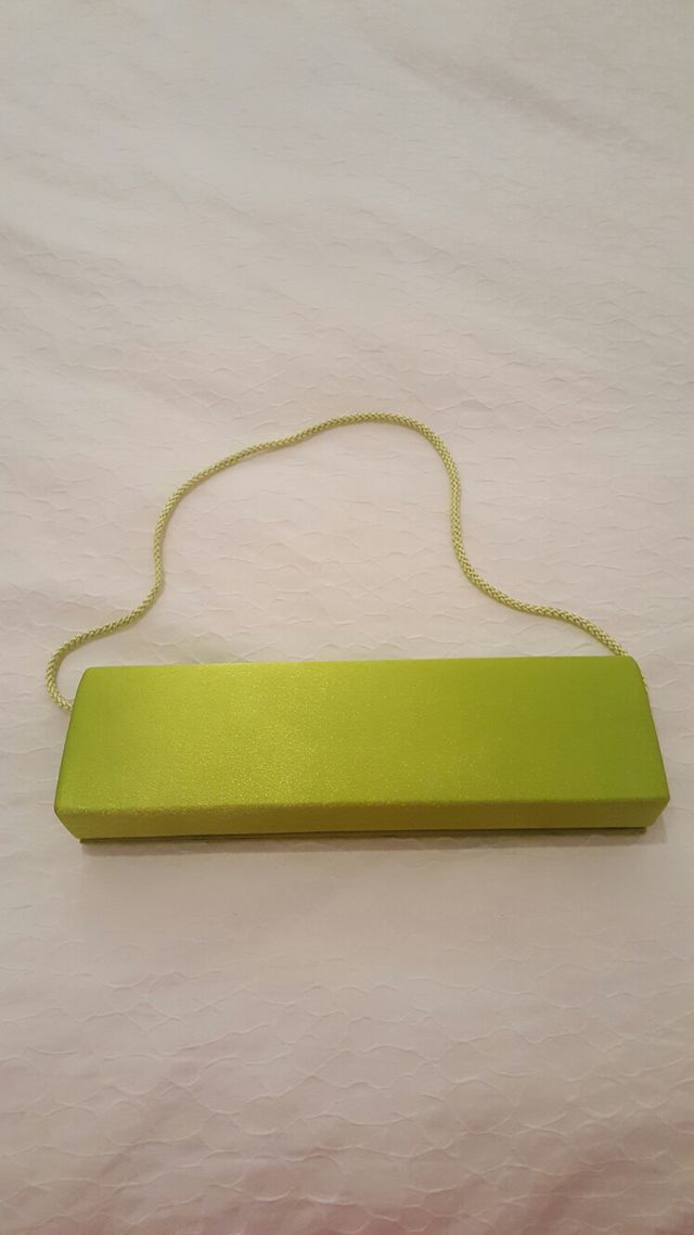 Cartera fiesta color pistacho