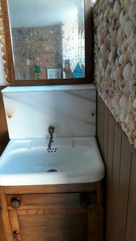 Lavabo antiguo, restaurado de madera de castaño