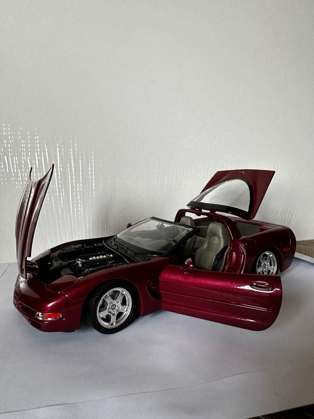 Coche coleccion Chevrolet Corvette. 1/18