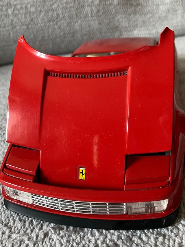 Coche escala 1/18 Ferrari