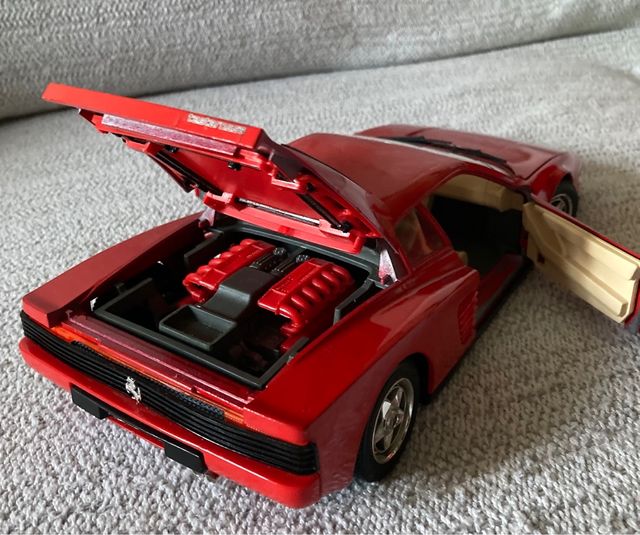Coche escala 1/18 Ferrari