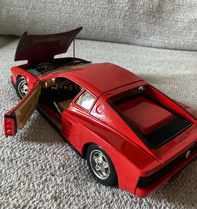 Coche escala 1/18 Ferrari