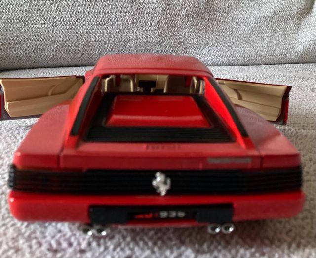 Coche escala 1/18 Ferrari
