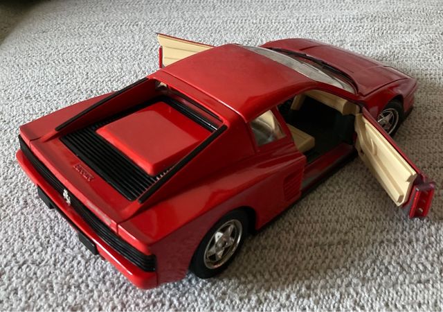 Coche escala 1/18 Ferrari