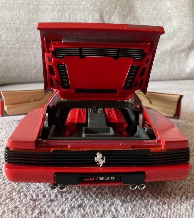 Coche escala 1/18 Ferrari