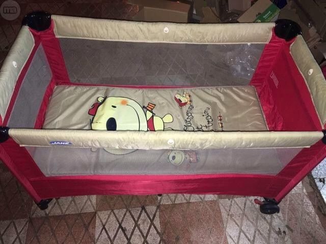 Cuna de viaje con colchón y edredón - foto 4