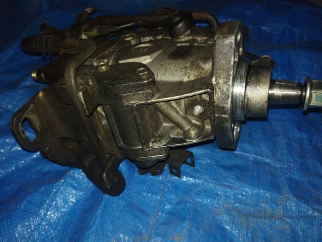 Bomba inyectora de Mitsubishi Canter año 1999