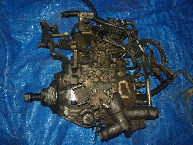 Bomba inyectora de Mitsubishi Canter año 1999