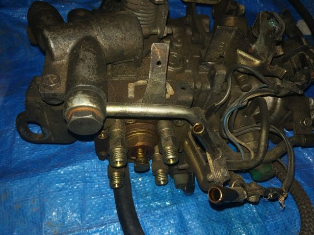 Bomba inyectora de Mitsubishi Canter año 1999