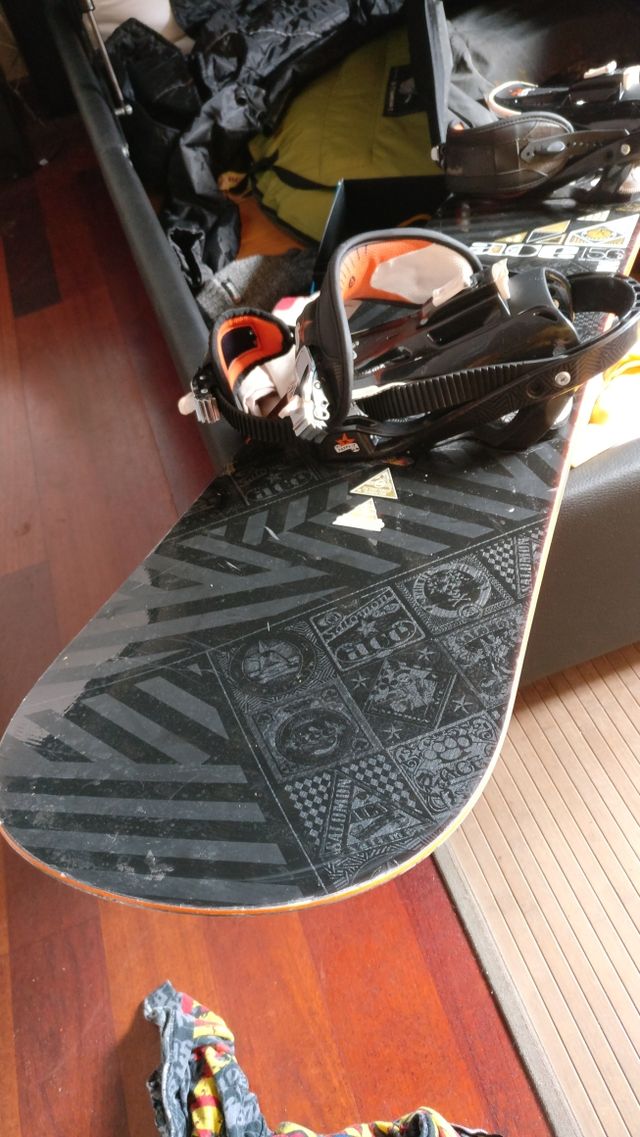 Tabla de snow salomon + Botas 40/42 + Fijaciones