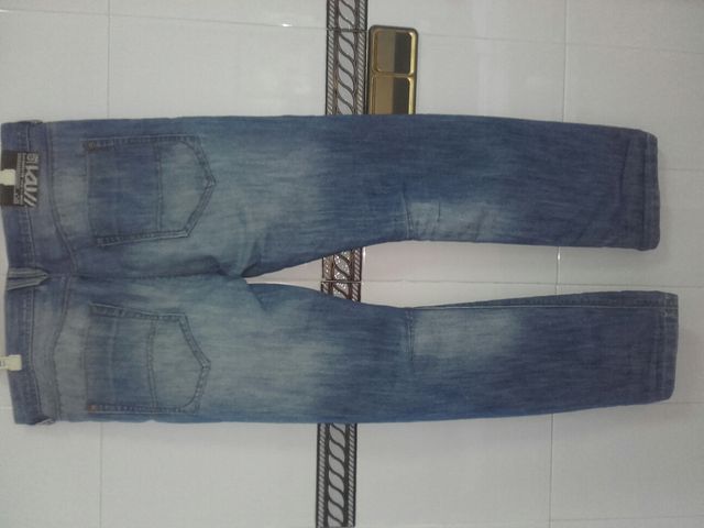Pantalon vaquero. Talla 42.