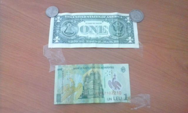 Billetes y monedas de varios paises