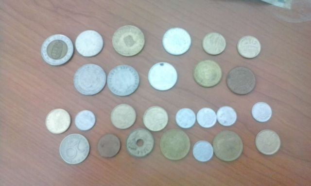 Billetes y monedas de varios paises