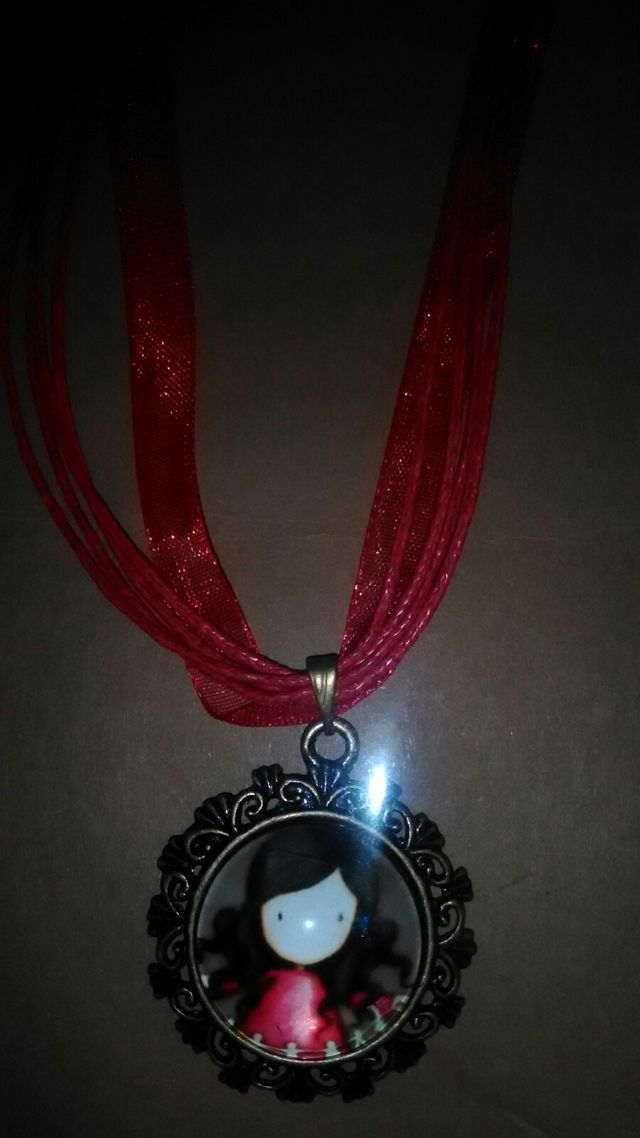 Colgantes Gorjuss con cordón.