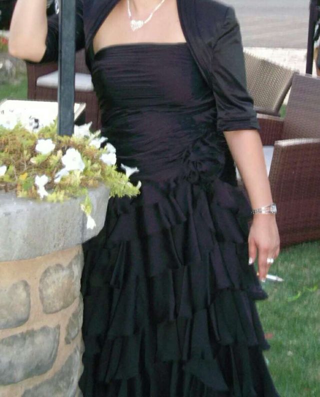 Vestido de fiesta de seda negro