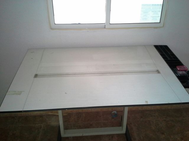 Mesa de dibujo con parales