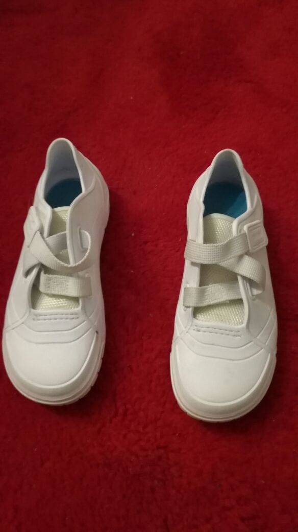 zapatos de plastico nuevos