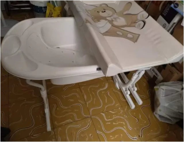 Cambiador con bañera