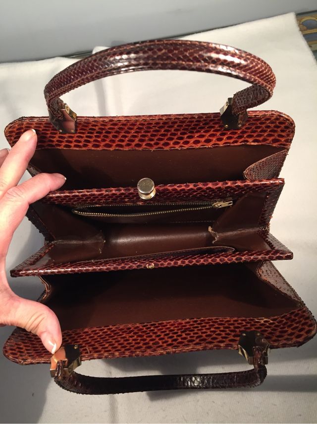 Bolso de mano. Serpiente.