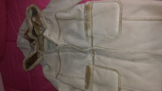 Abrigo niña 4 años.esta impecable.marca brotes 