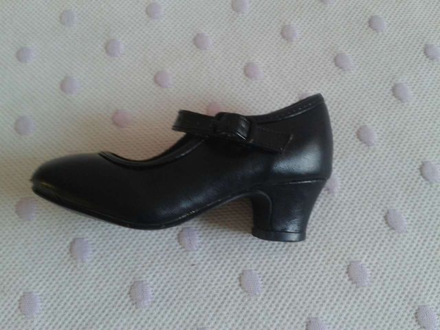 Zapatos sevillana niña, nº 23