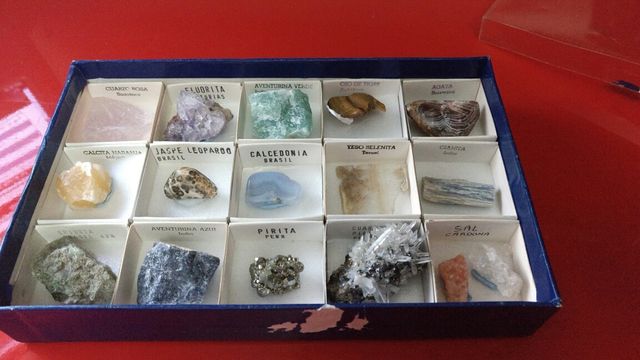 caja con 15 mineales