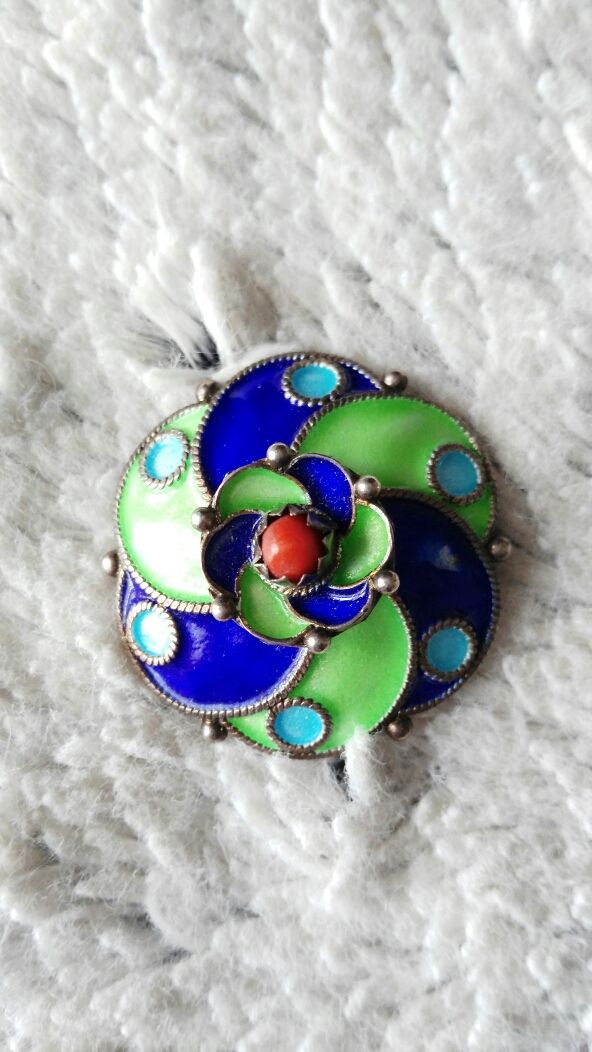 Broche de plata y esmaltes