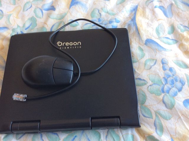 Portatil de aprendizaje/juego OREGON Scientific