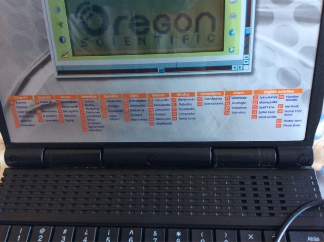 Portatil de aprendizaje/juego OREGON Scientific