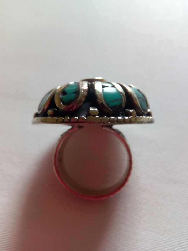 Anillo plata maciza ley y turquesa. 28 gr. Nuevo.